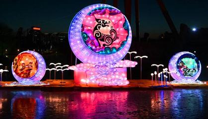 十二城同輝，匠心耀新春 “華僑城·自貢燈會”盛大啟幕，彩燈藝術(shù)點亮中國年